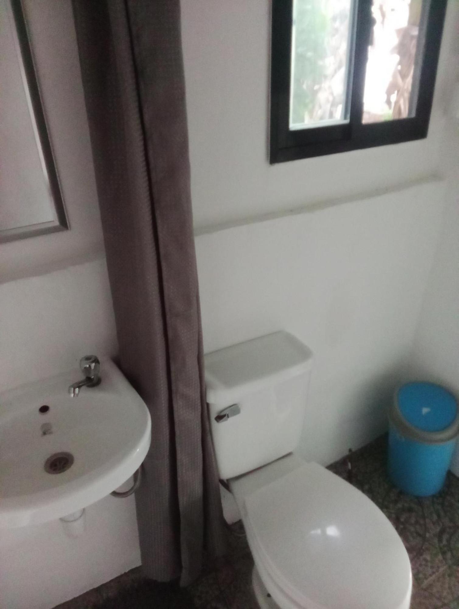 El Nido Bayview Apartment Room photo